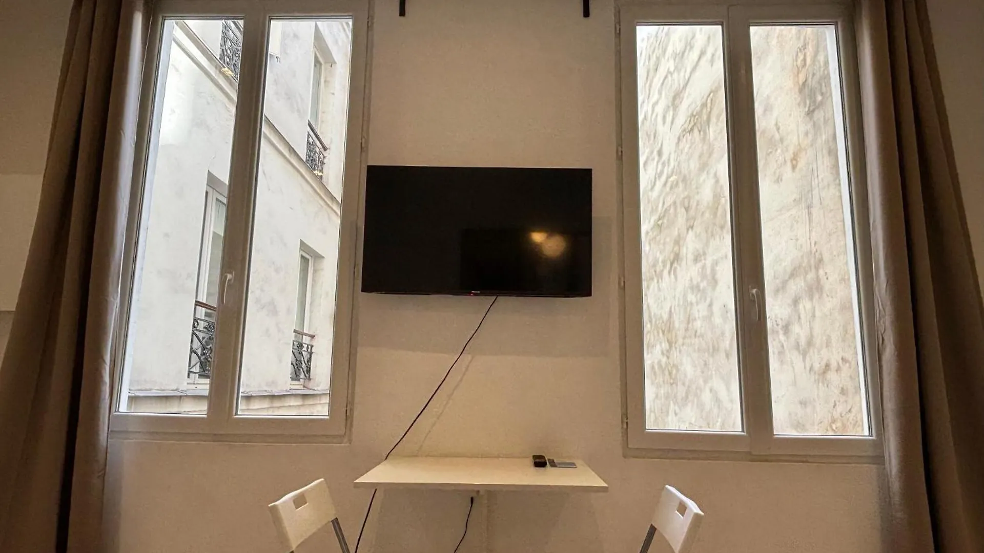 Appartement Contemporain République - Temple Parigi 0*,