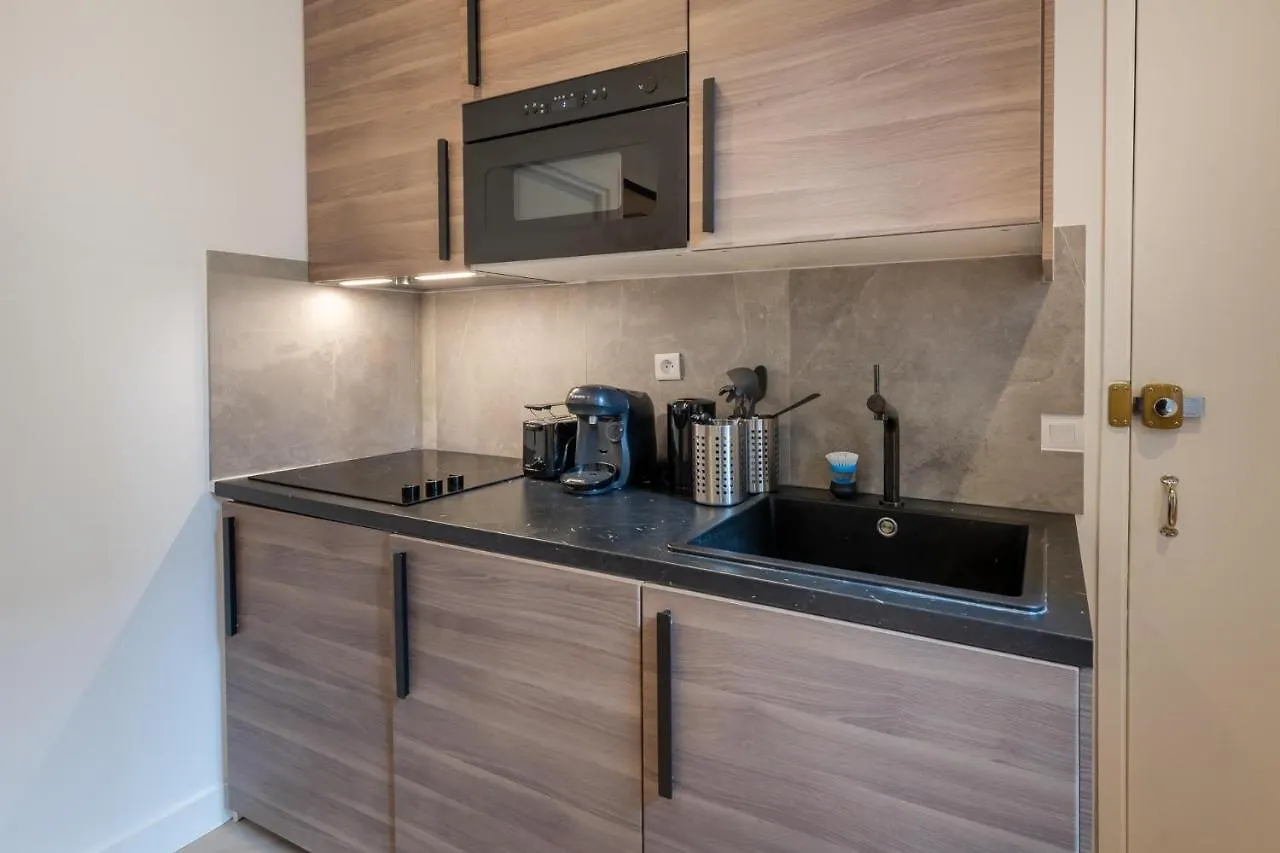 Appartement Contemporain Republique - Temple Paris 0*,  France